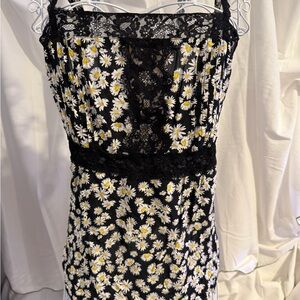 Torrid Black and White Daisy Lace Camisole size 1